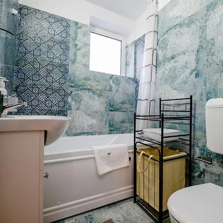 Smiling Heaven * Boekarest